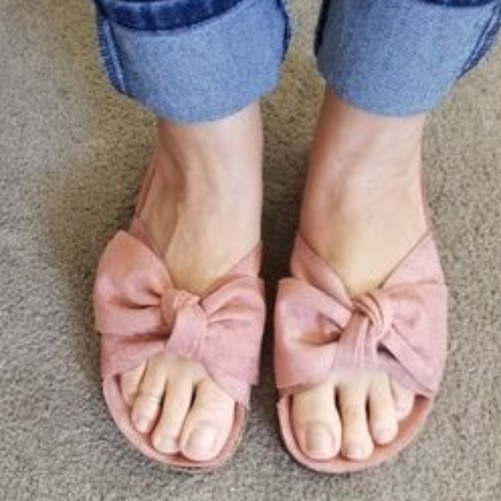Forever Faux Suede Bow Accent Sandals Flats NIB